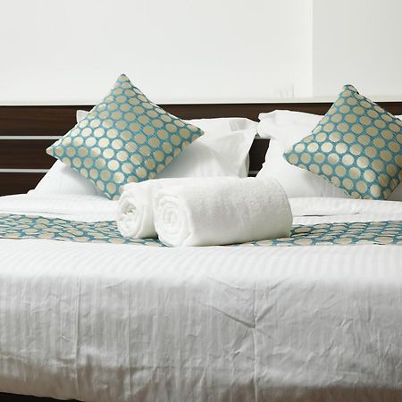 Puthens Clifton Inn 戈德亚姆 外观 照片