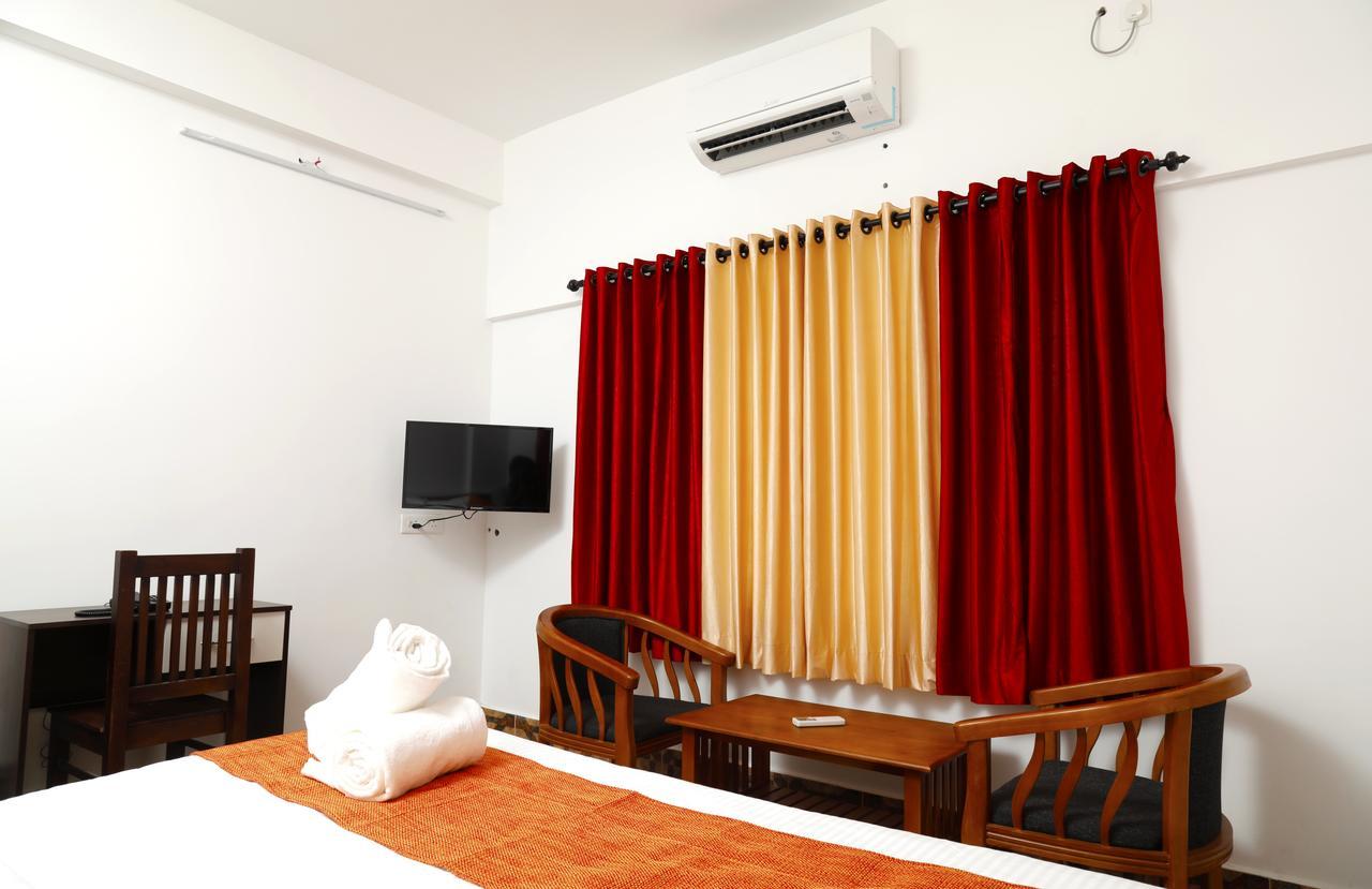 Puthens Clifton Inn 戈德亚姆 外观 照片