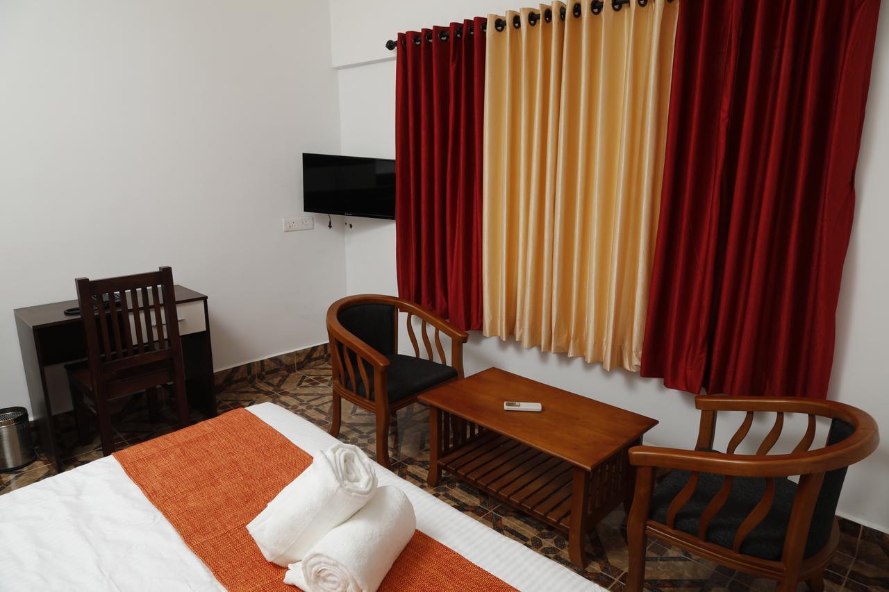 Puthens Clifton Inn 戈德亚姆 外观 照片